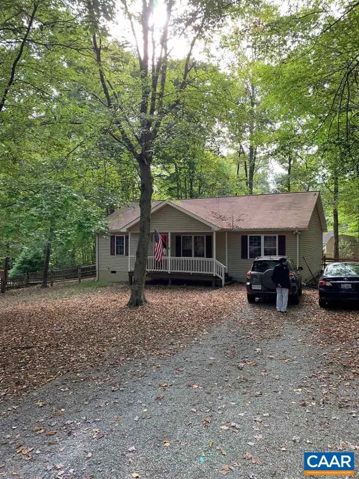 52 Riverside Dr, Palmyra