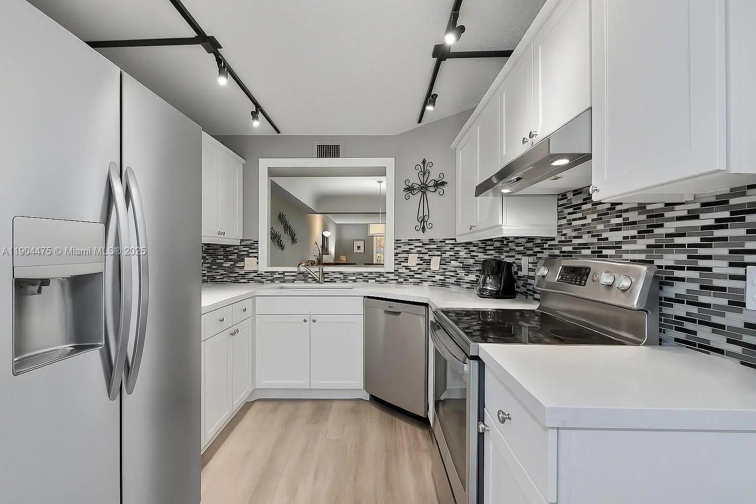 Photo of Listing #A11904475