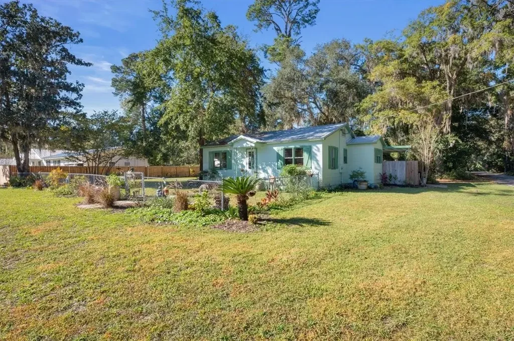 300 Colson Avenue, Woodbine