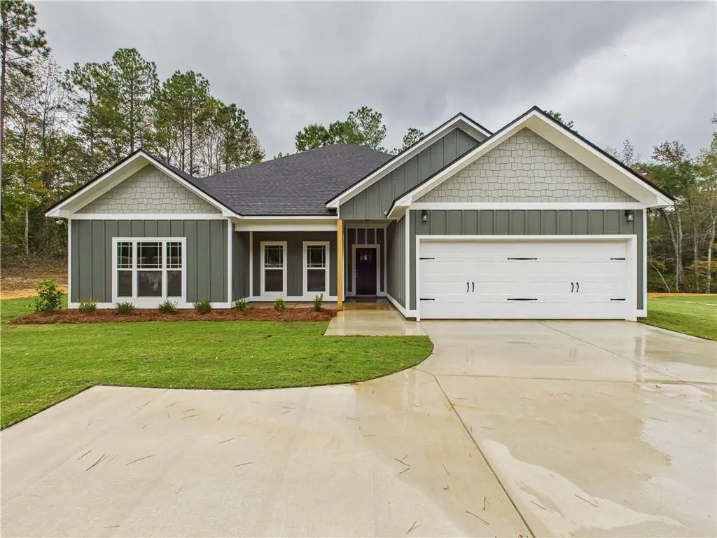1368 Lee Road 187, Opelika