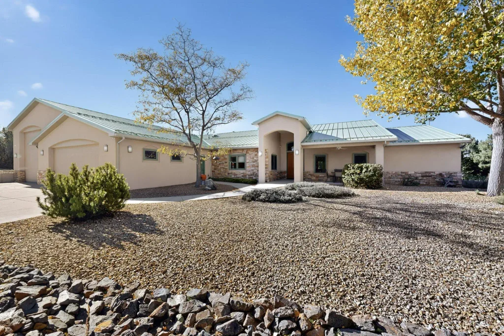 33 Western Trail Drive, Tijeras