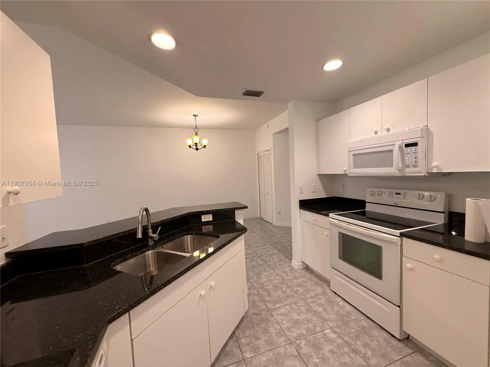 Photo of Listing #A11902984