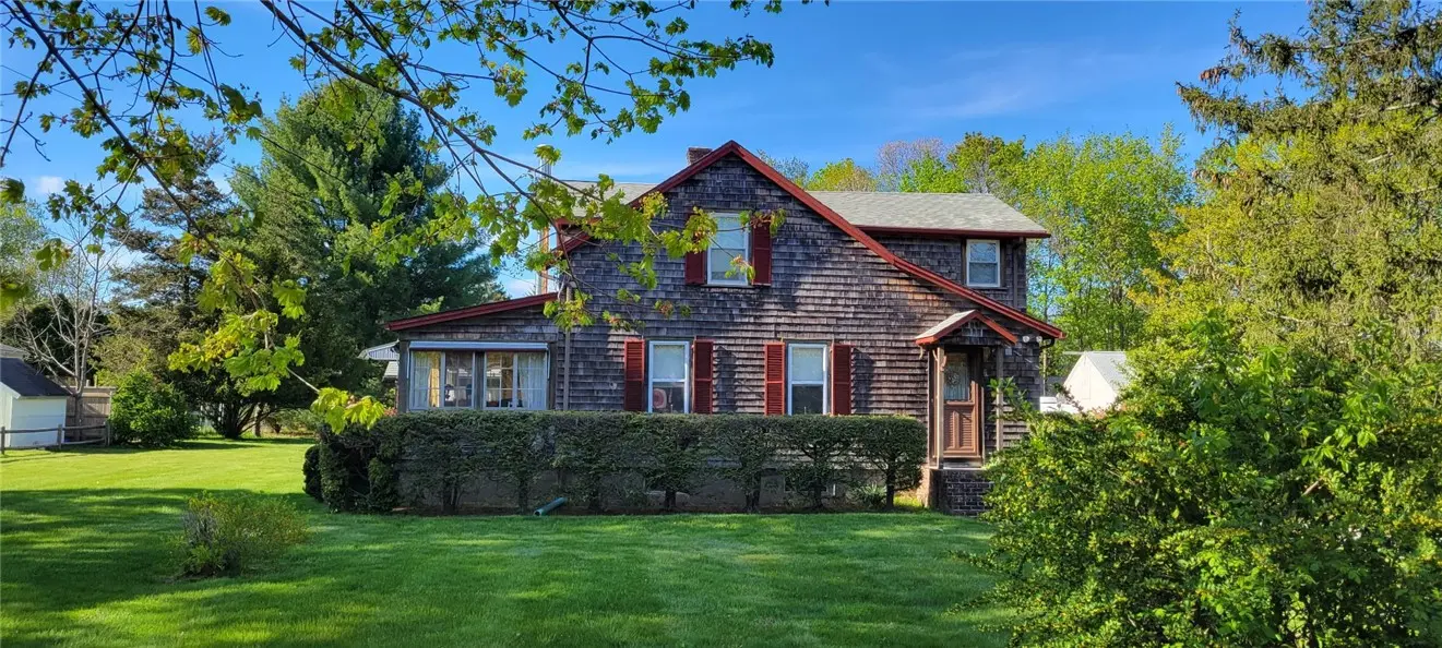 154 Essex Rd, North Kingstown