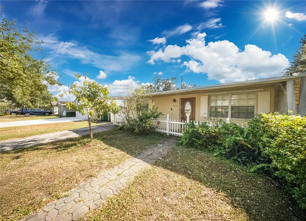 9426 Sw 52nd St, Cooper City