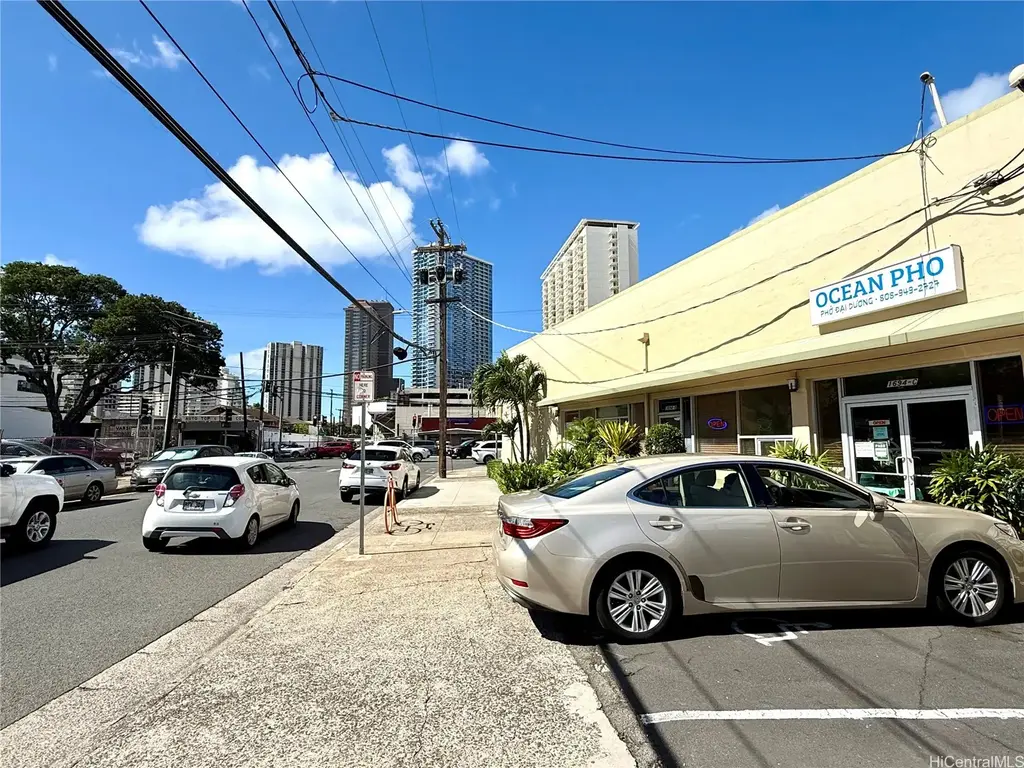 1694 Kalakaua Avenue # #102, Honolulu