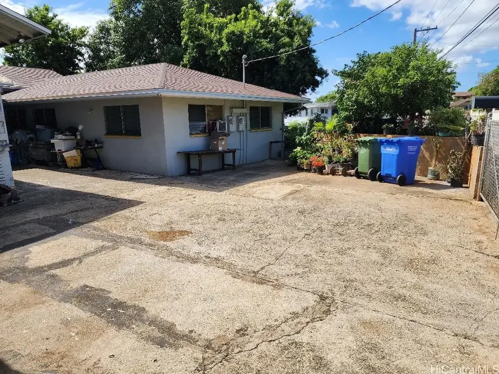 94-1311 Waipahu Street, Waipahu