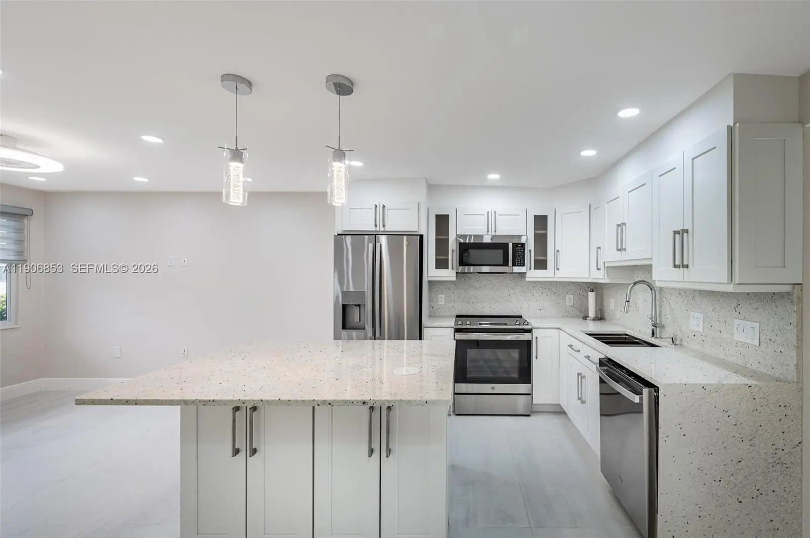 Photo of Listing #A11906853