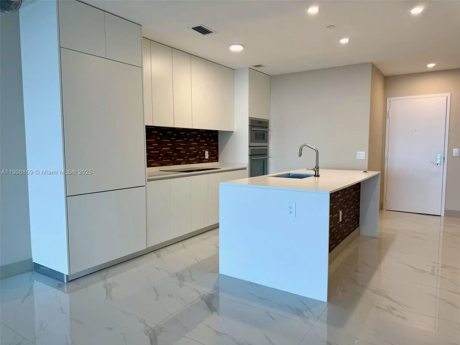 Photo of Listing #A11906859