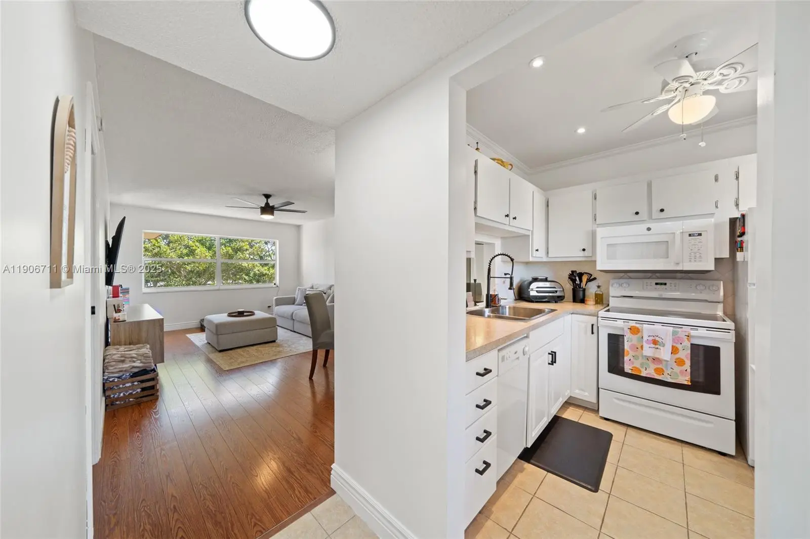 Photo of Listing #A11906711