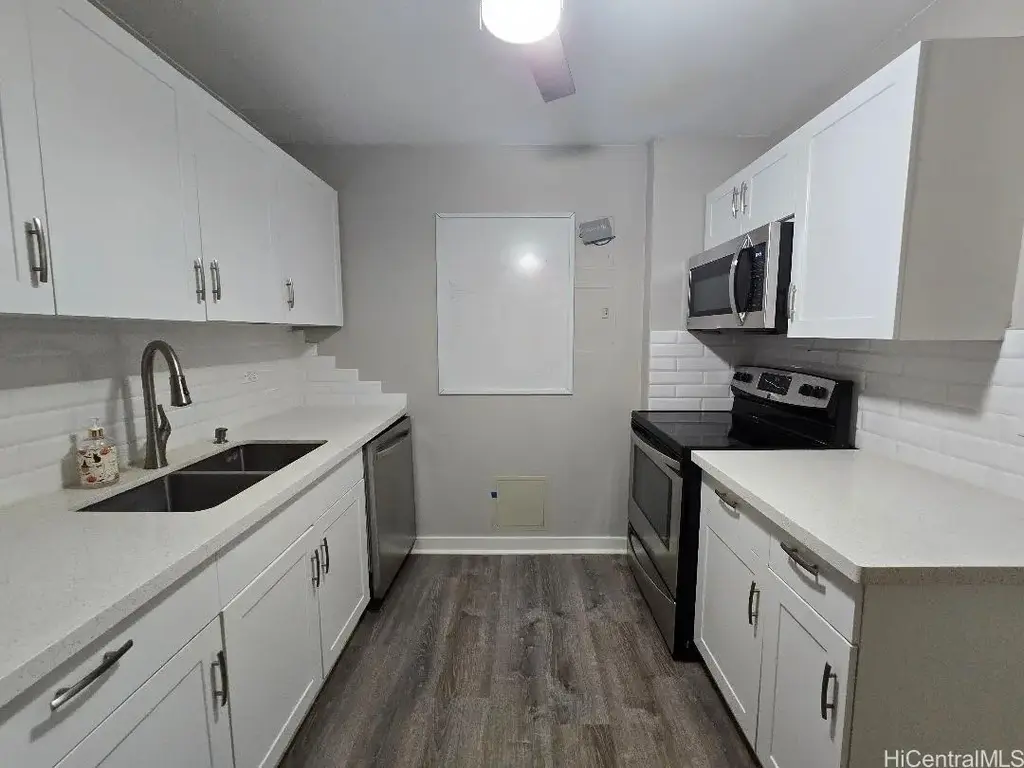 98-1030 Moanalua Road # 5-106, Aiea