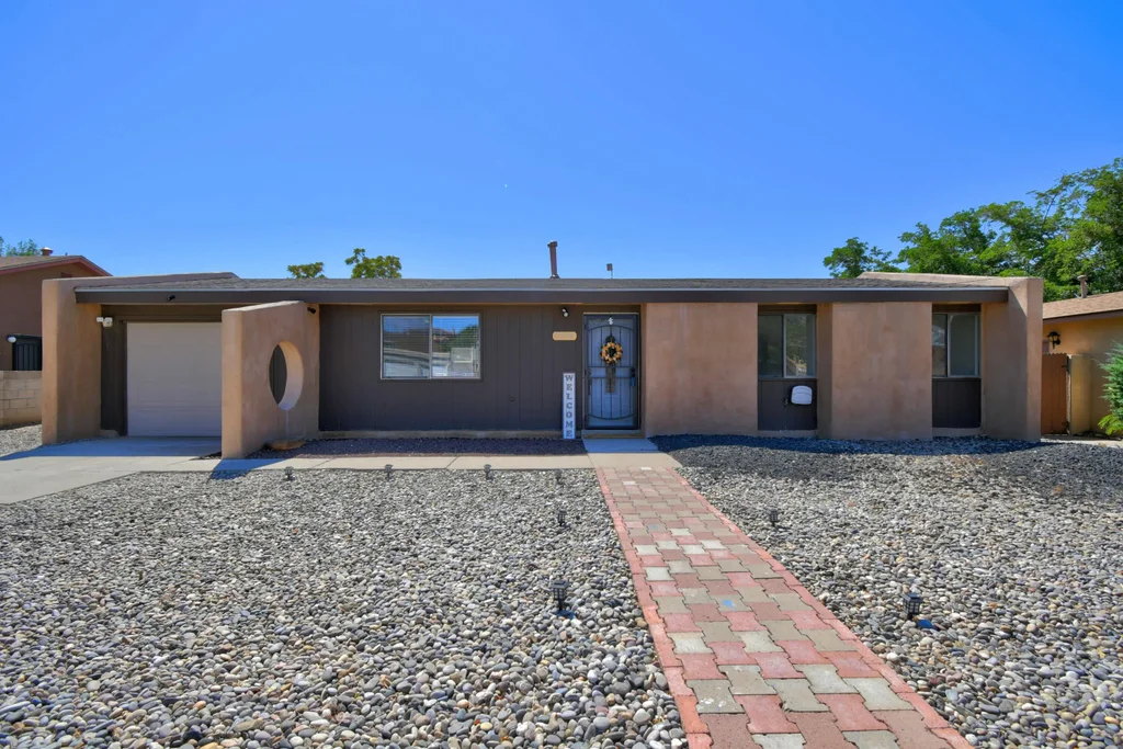7104 Mojave Street Nw, Albuquerque