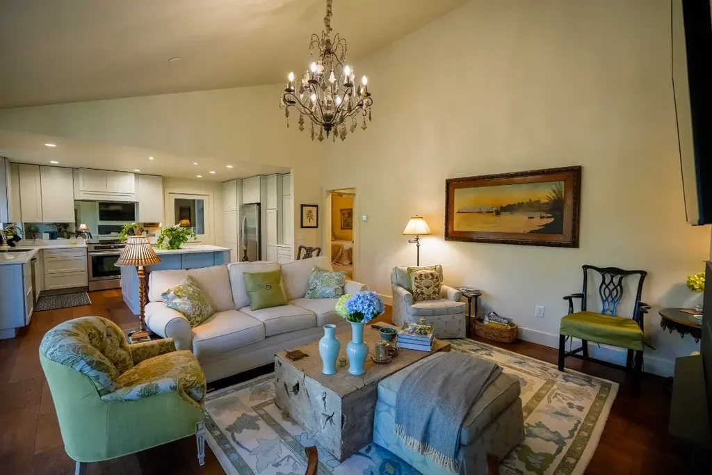 354 Moonlight Lane, Highlands