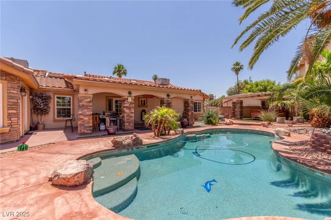 Photo of Listing #2732256