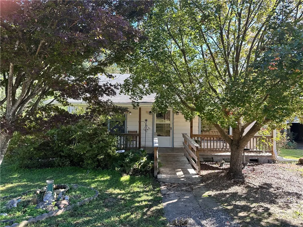 604 N Montgomery Street, Clarksville