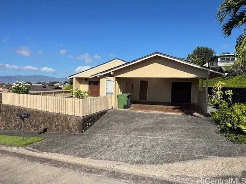 98-2050 Kipikua Street, Aiea
