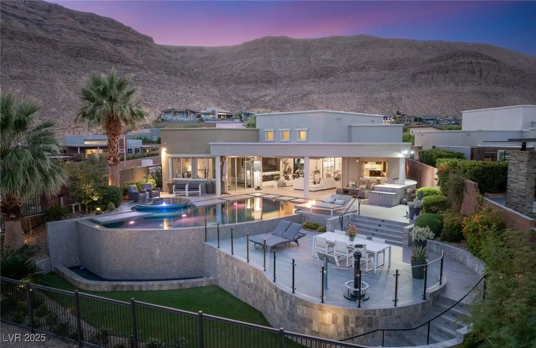 Photo of Listing #2732328