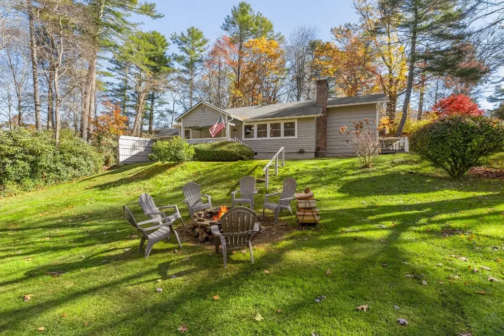 181 Cherokee Drive, Highlands