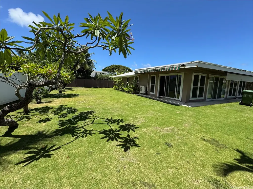 225 Aikane Street, Kailua