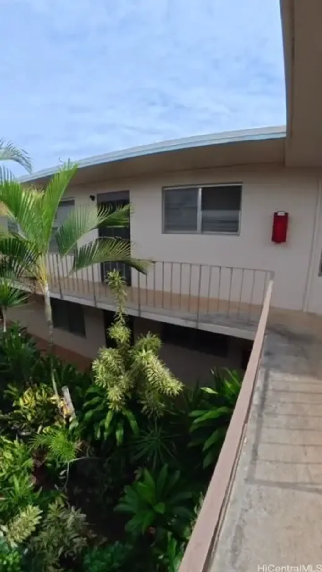 94-245 Leowahine Street # 202, Waipahu