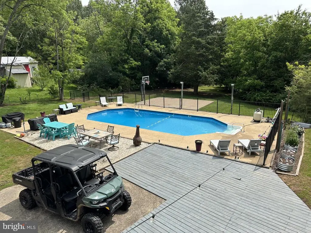 217 Ellisville Dr, Louisa