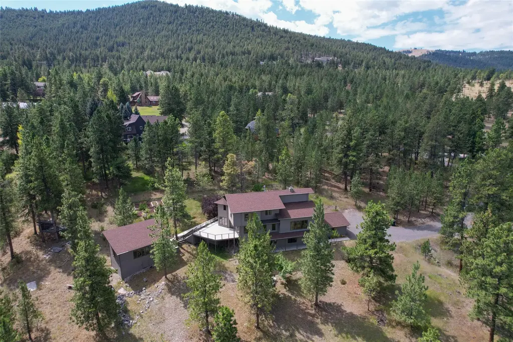 1 Columbine Drive, Helena