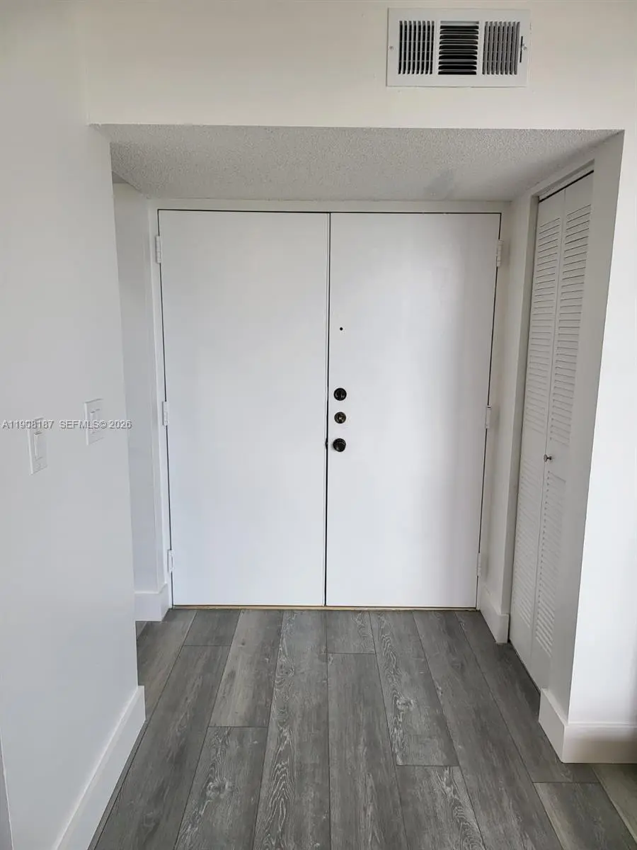 Photo of Listing #A11908187