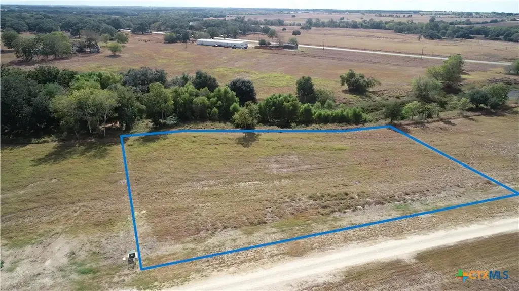 511 Cr 362 Lot 8, Shiner