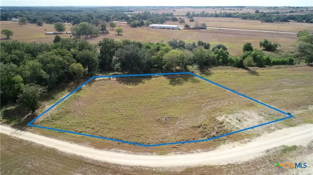 511 Cr 362 Lot 9, Shiner