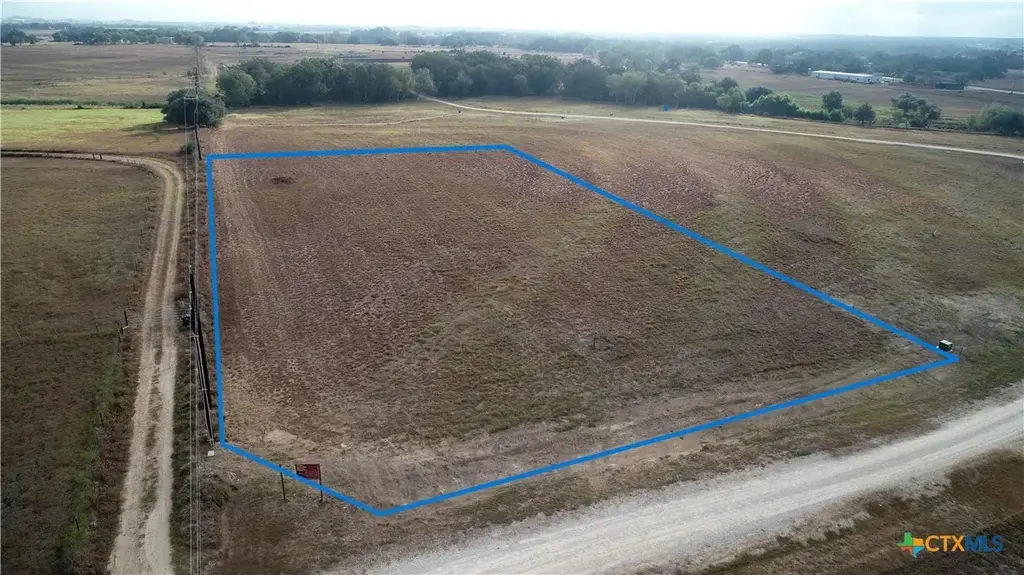 511 Cr 362 Lot 10, Shiner