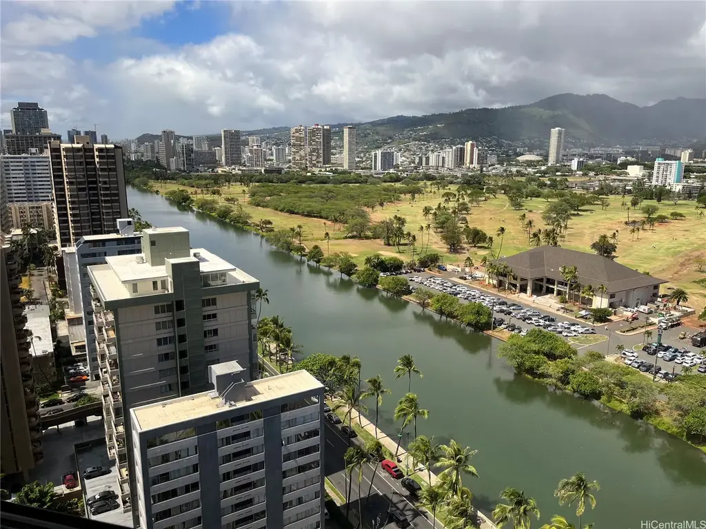 300 Wai Nani Way # 16, Honolulu