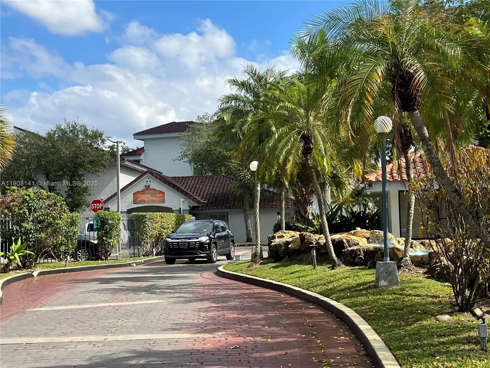 Photo of Listing #A11908141