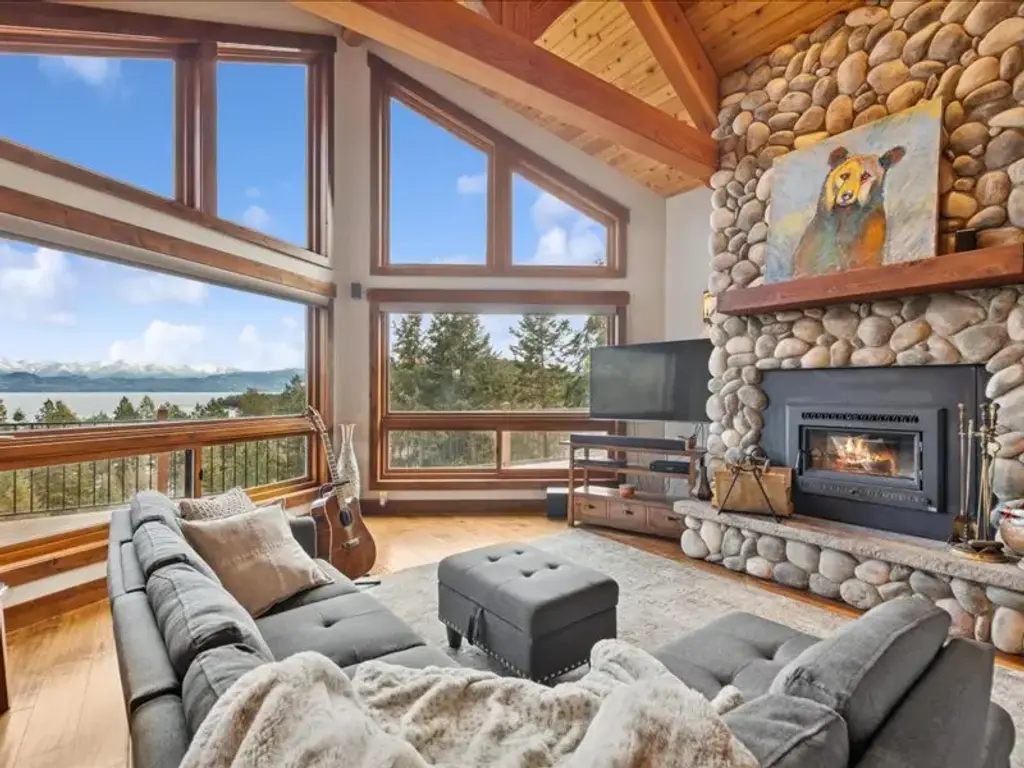 380 Political Hill Road, Lakeside