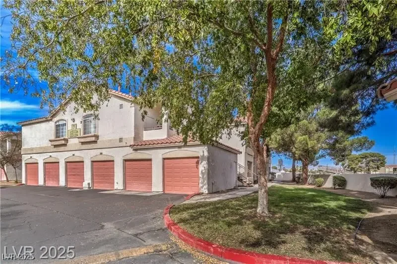 Photo of Listing #2732317