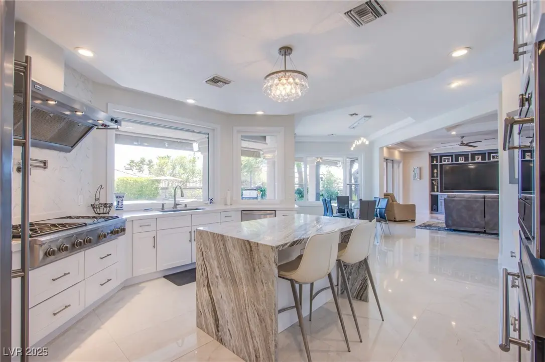 Photo of Listing #2732836