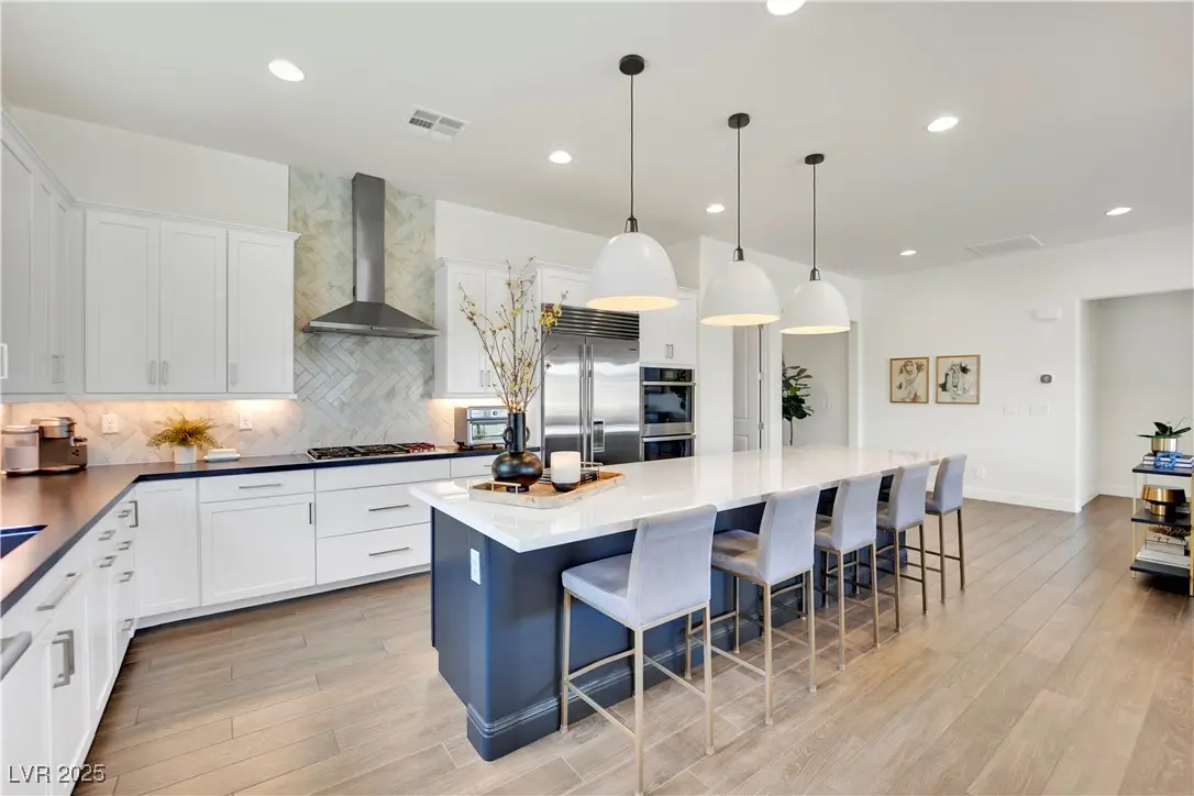 Photo of Listing #2732492