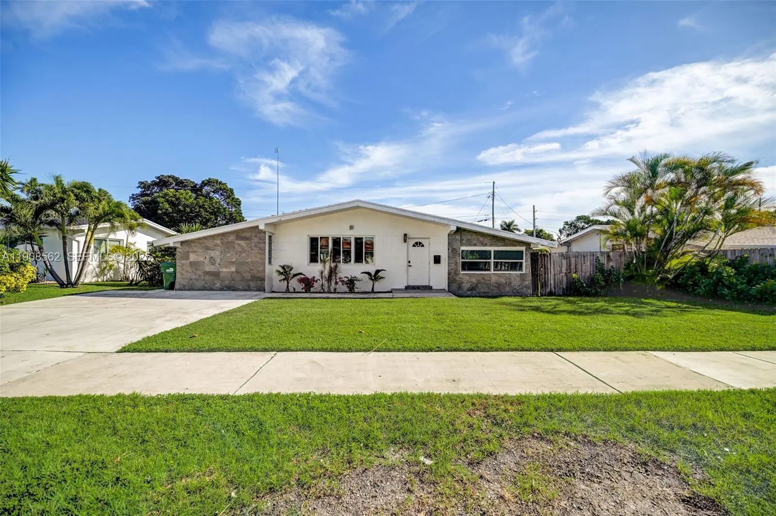 Photo of Listing #A11908562