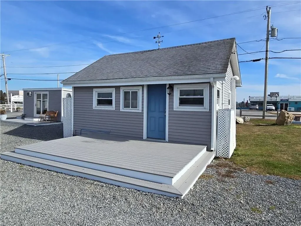 697 Succotash Rd, South Kingstown