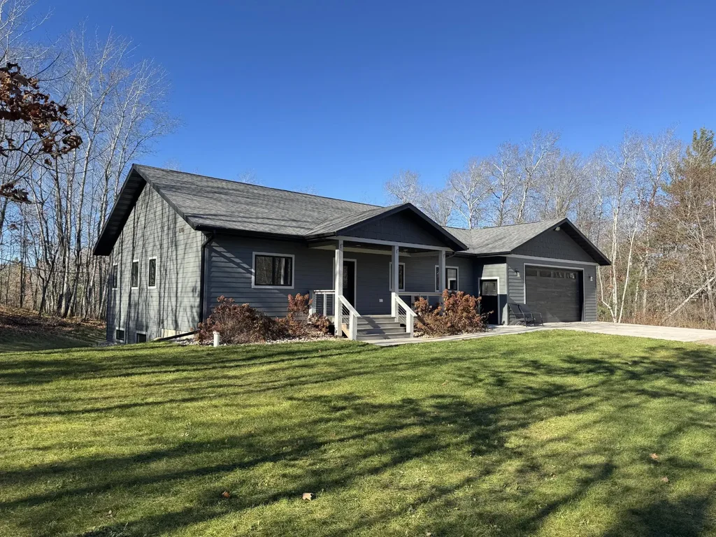 8373 Sutton Rd, Minocqua