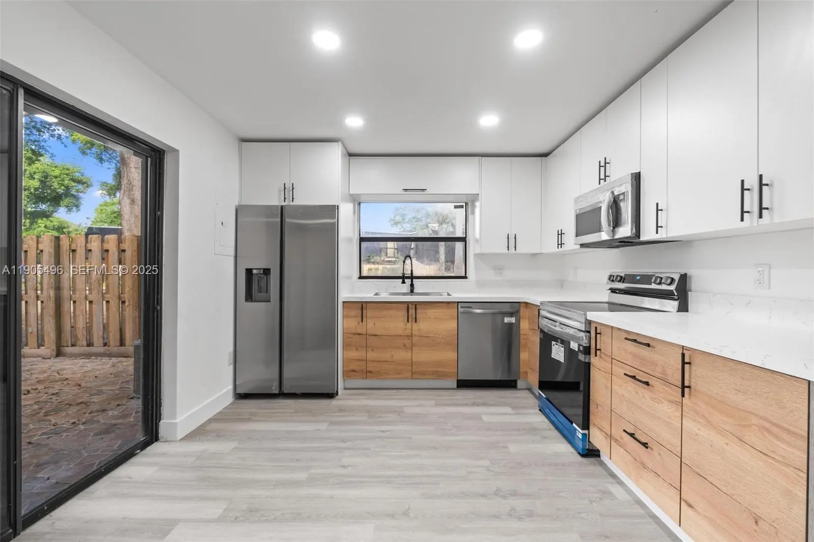 Photo of Listing #A11905496