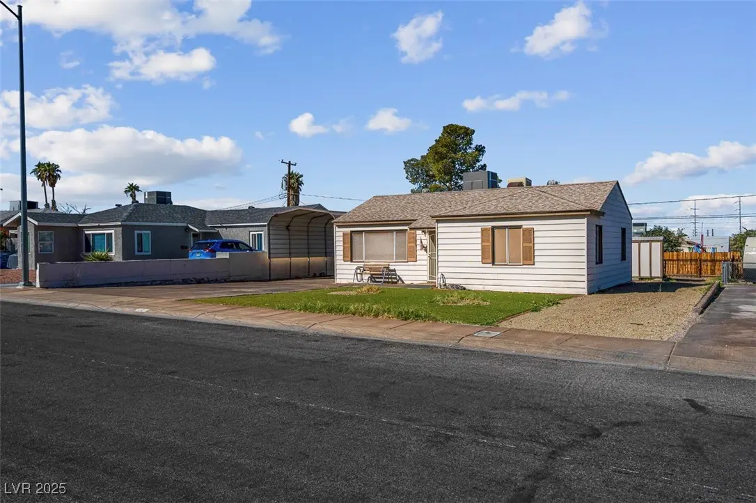 Photo of Listing #2732360