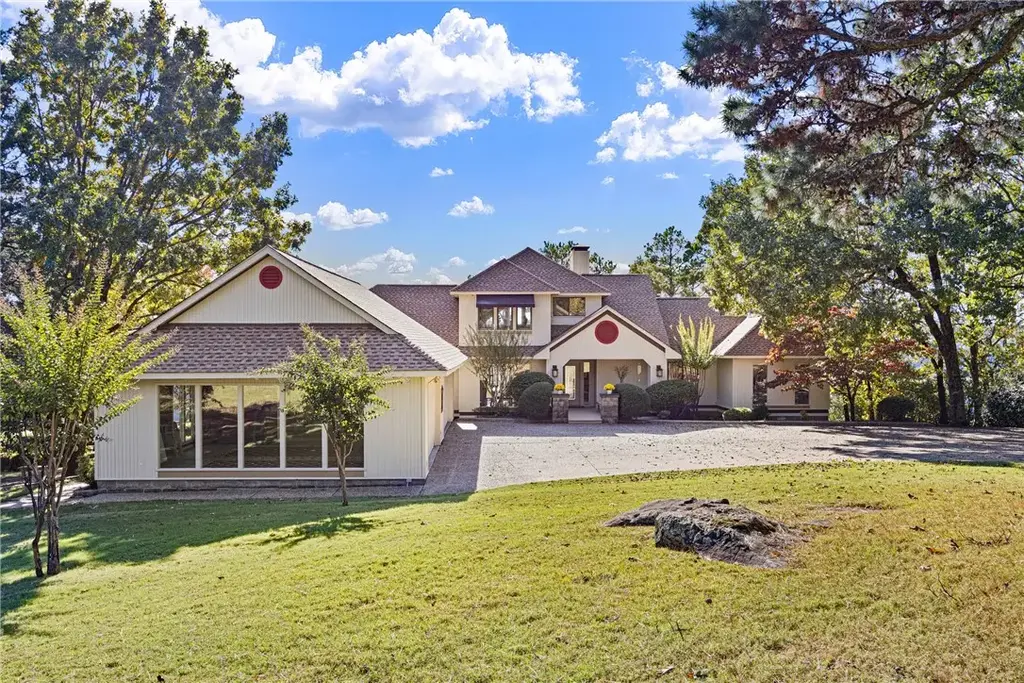 18 Rim Rock Road, Russellville