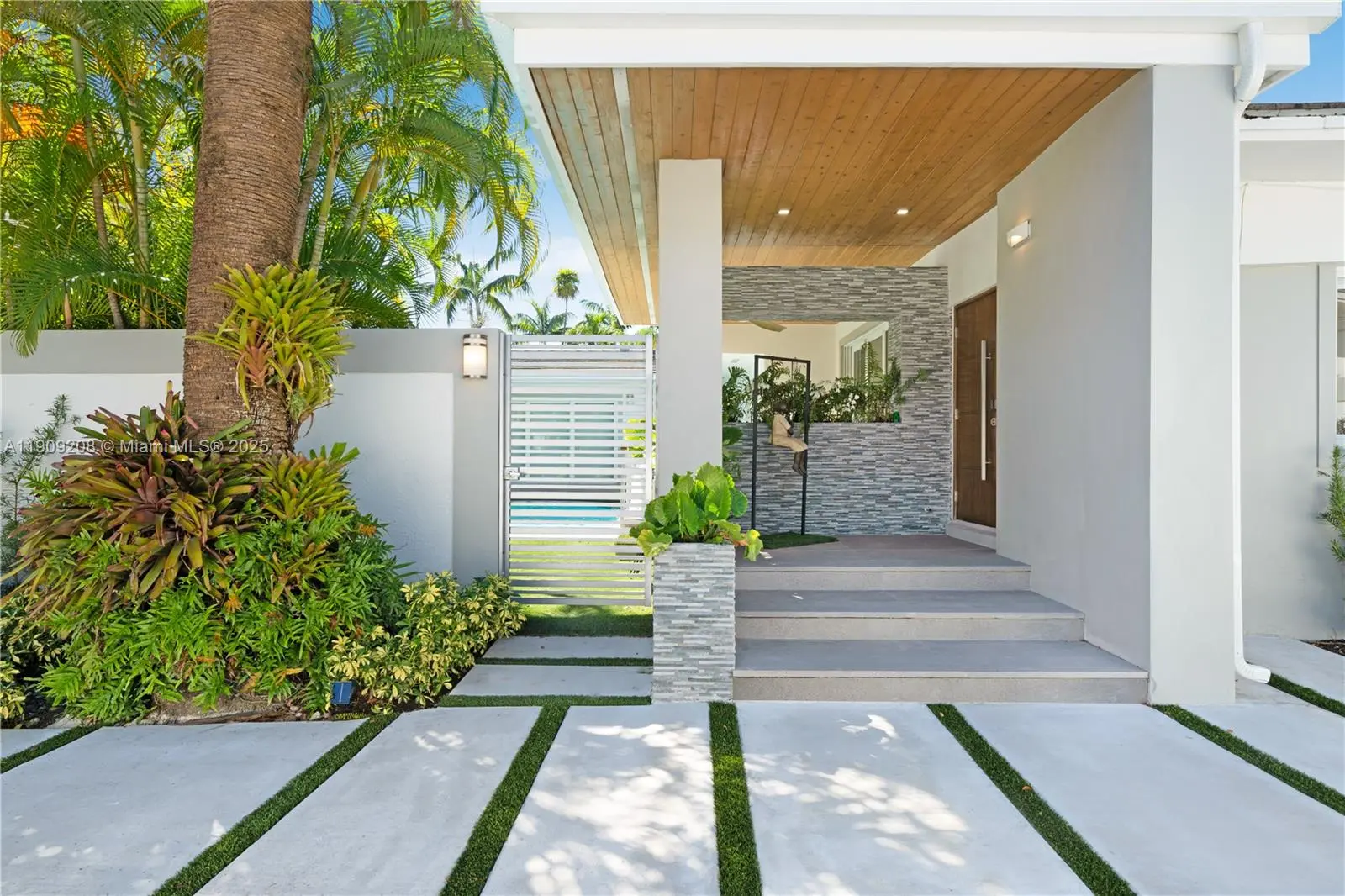 Photo of Listing #A11909208