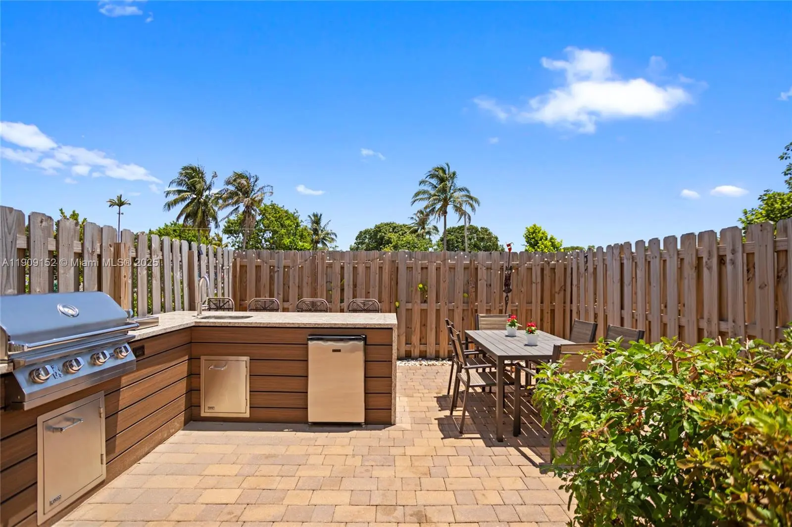 Photo of Listing #A11909152