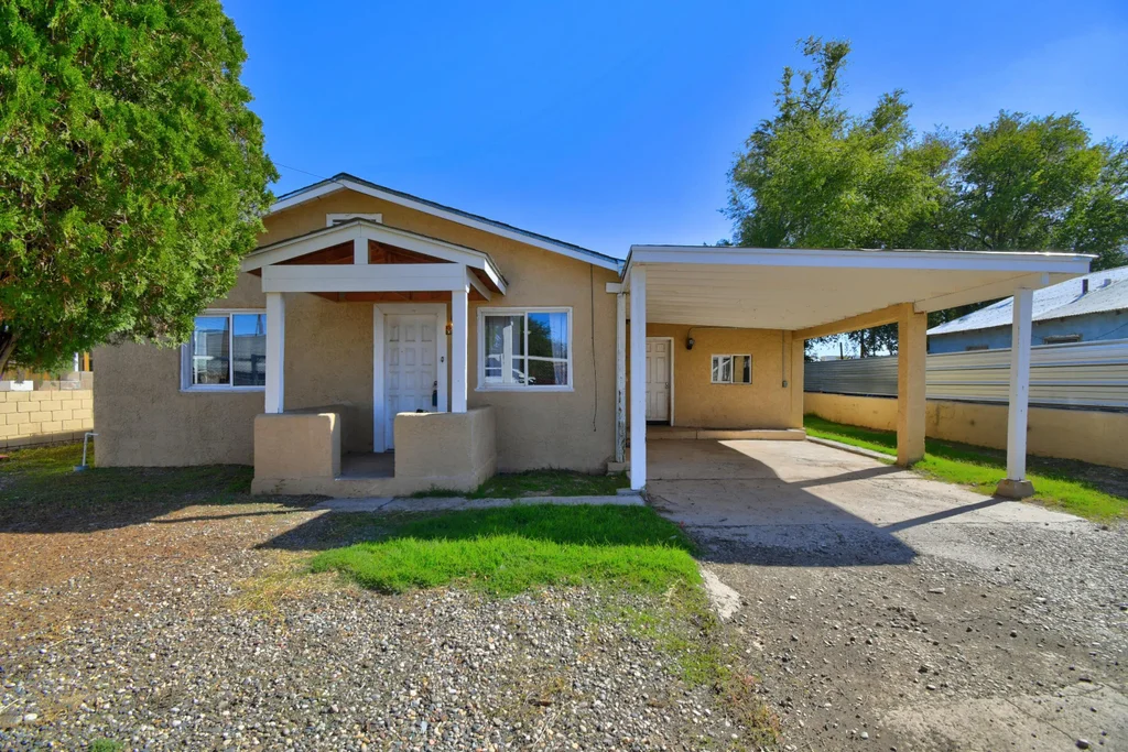 302 S Second Street, Belen