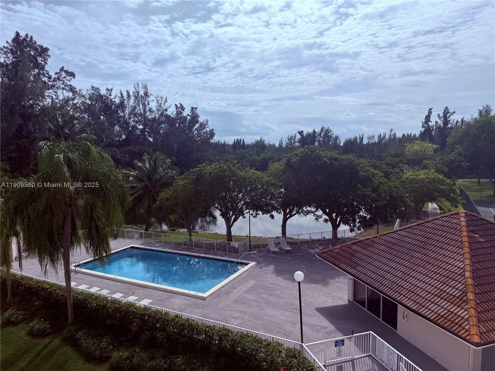 Photo of Listing #A11909580