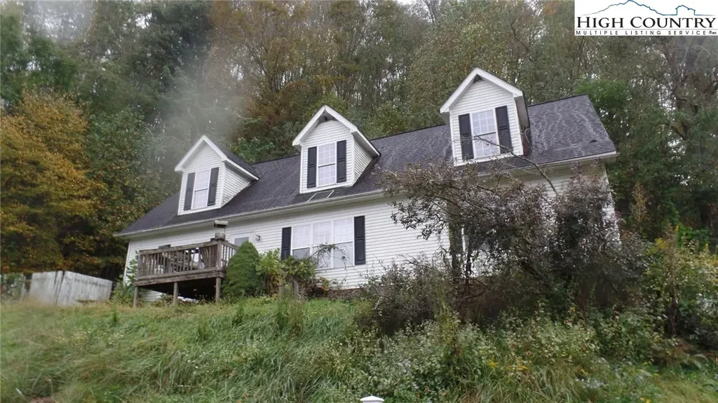 1073 Ed Little Road, Warrensville