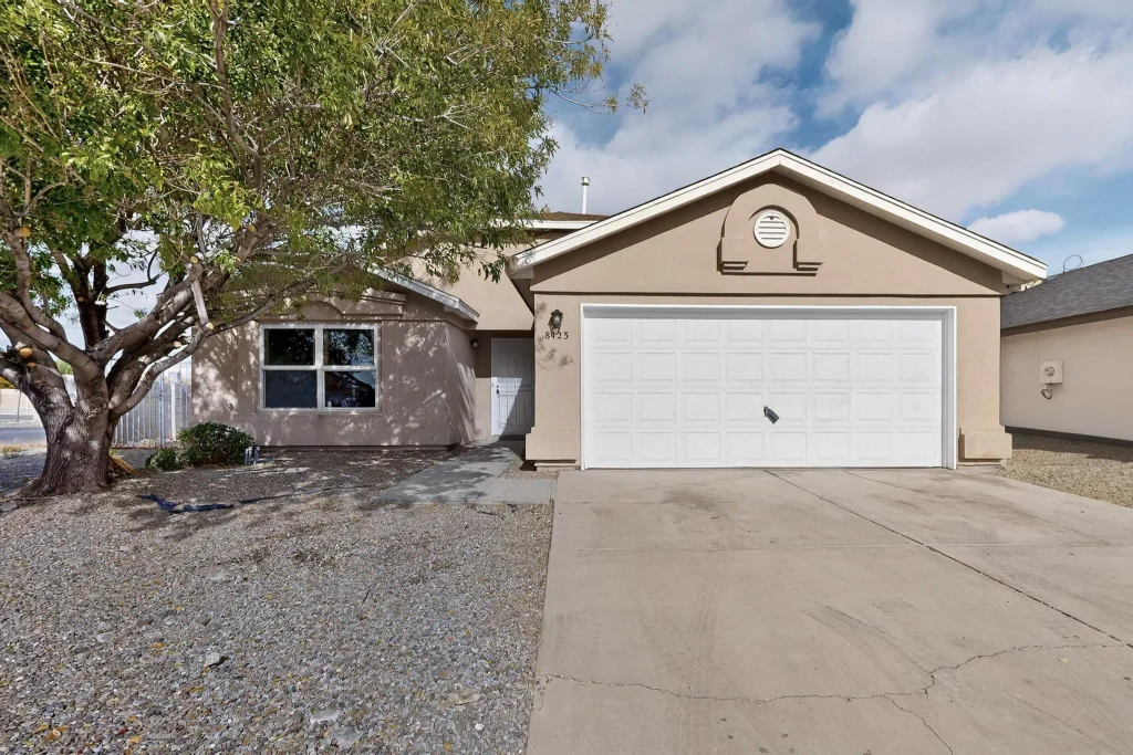 8423 Bay Mare Avenue Sw, Albuquerque