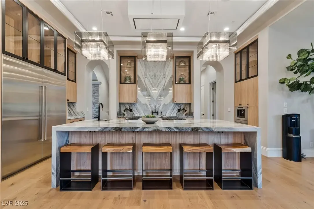 Photo of Listing #2733089