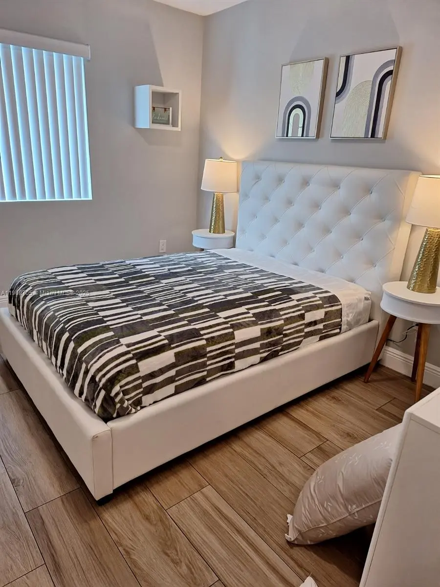 Photo of Listing #A11909705