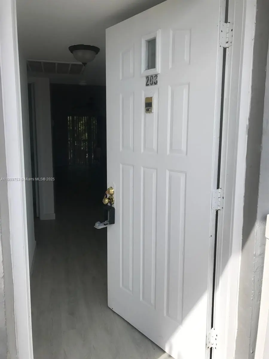 Photo of Listing #A11909753